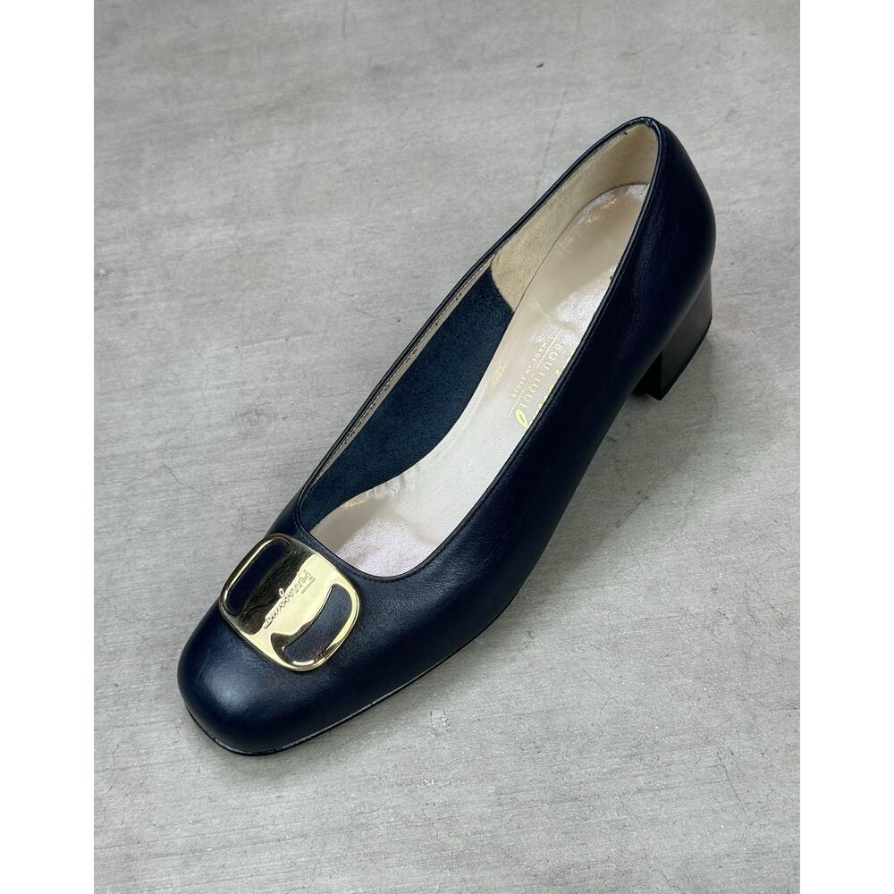 Salvatore Ferragamo Vintage Navy Blue Bow Logo Low Heel Pumps Size 7D